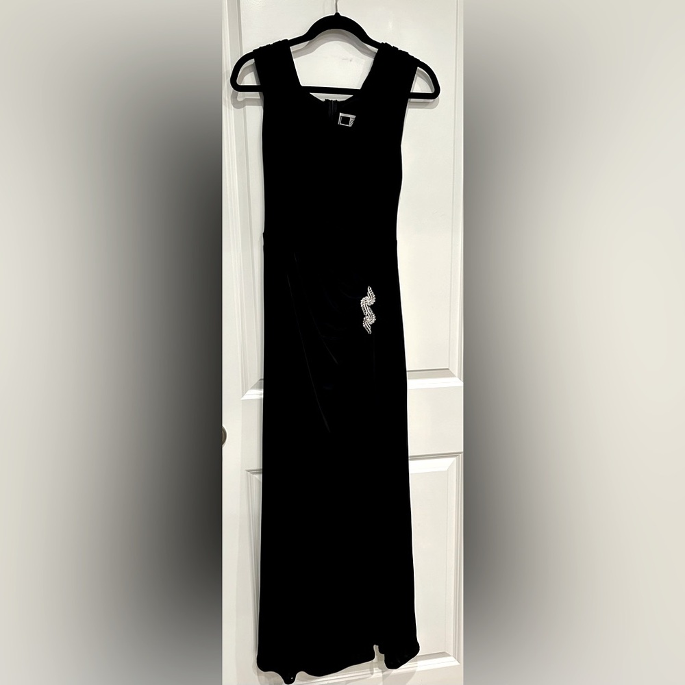 Ladies evening gown black size S